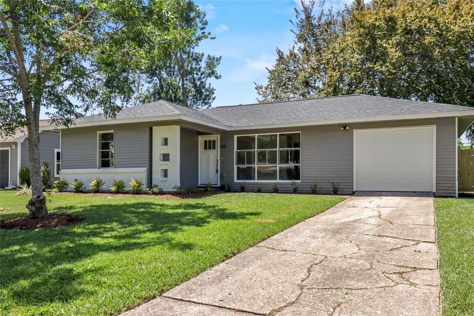 Property Photo:  416 Wisteria Street  TX 77566 