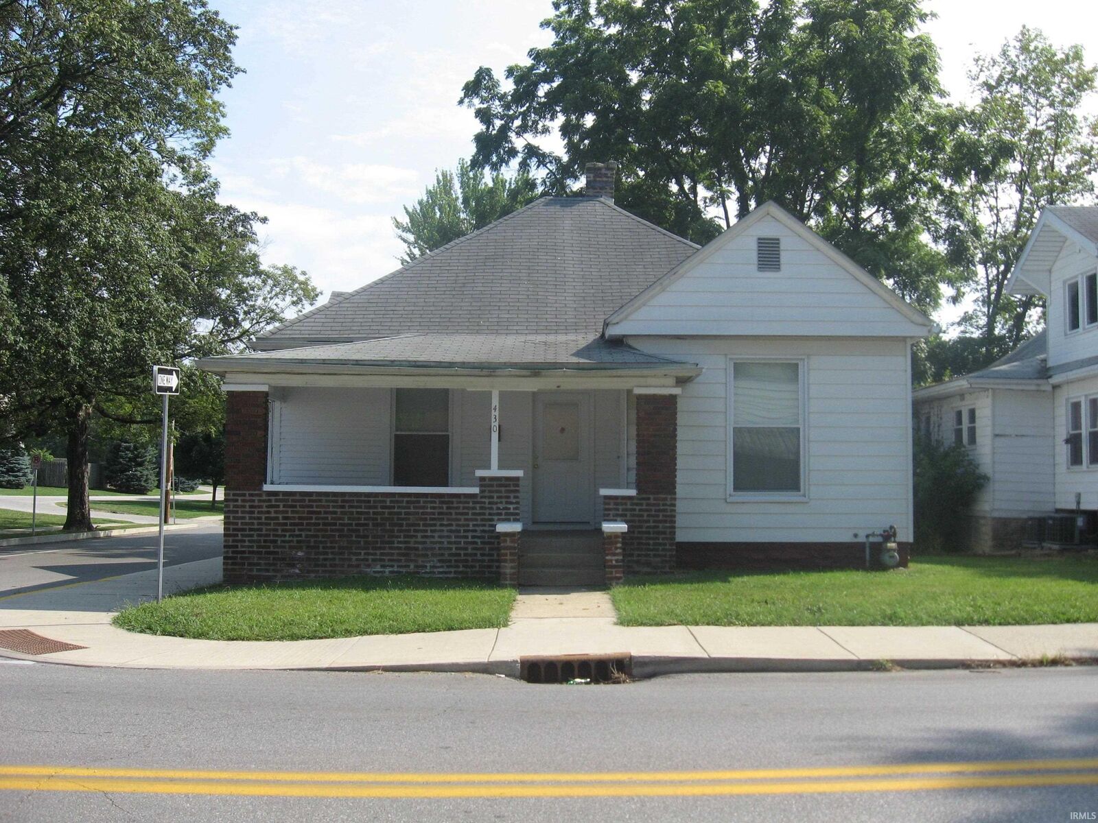Property Photo: 430 E 10th Street IN 47408-3625