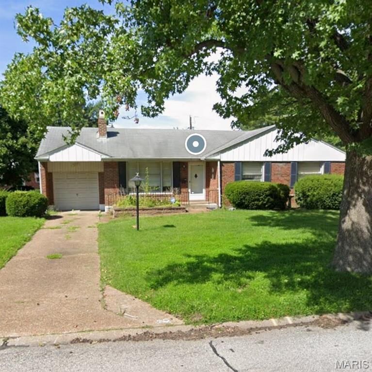 Property Photo: 1217 Duenke Drive MO 63137