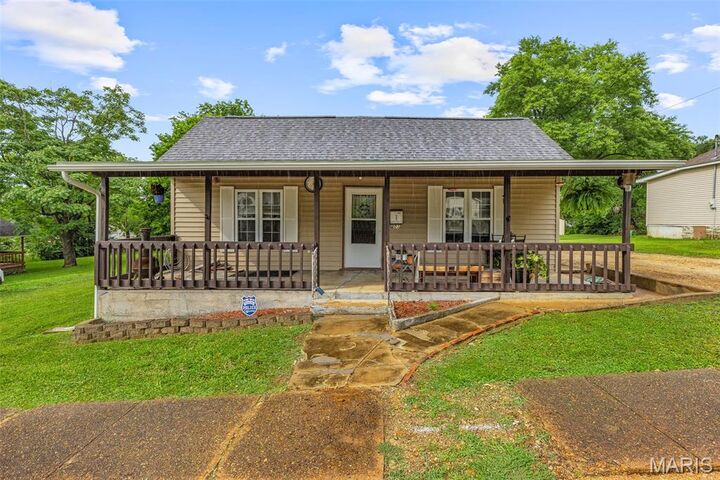 Property Photo: 208 Houser Street MO 63601