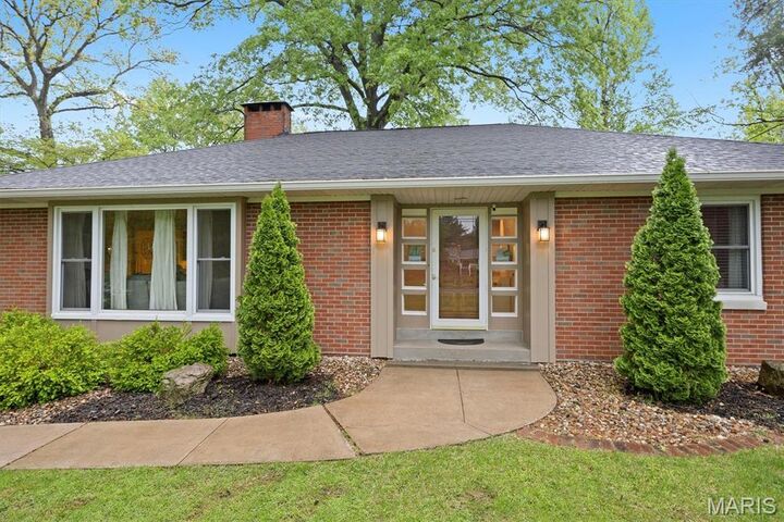 350 Barnett Dr.  Edwardsville IL 62025 photo