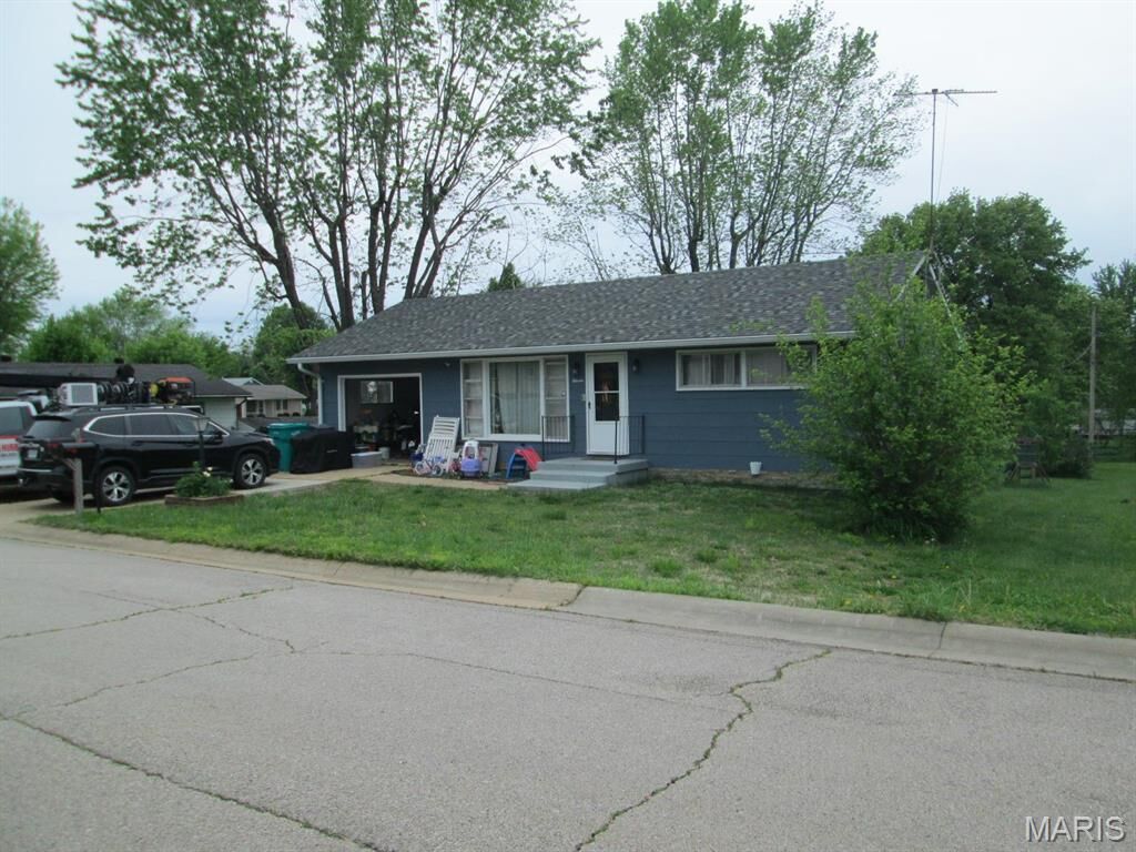 Property Photo:  11 W South Street  MO 63037 