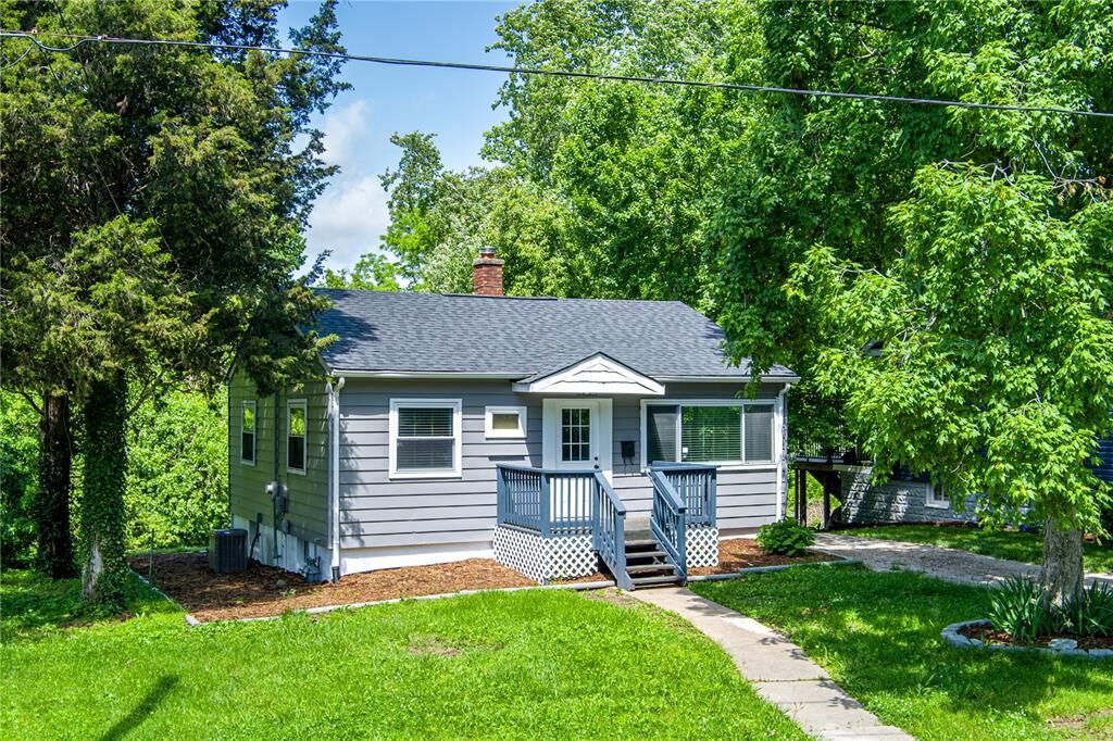 Property Photo: 423 Home Avenue IL 62025