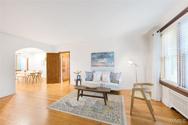 Property Photo:  8100 Delmar Boulevard 1W  MO 63130 