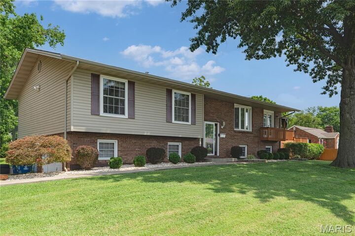Property Photo:  2201 Richmond Avenue  IL 62040 