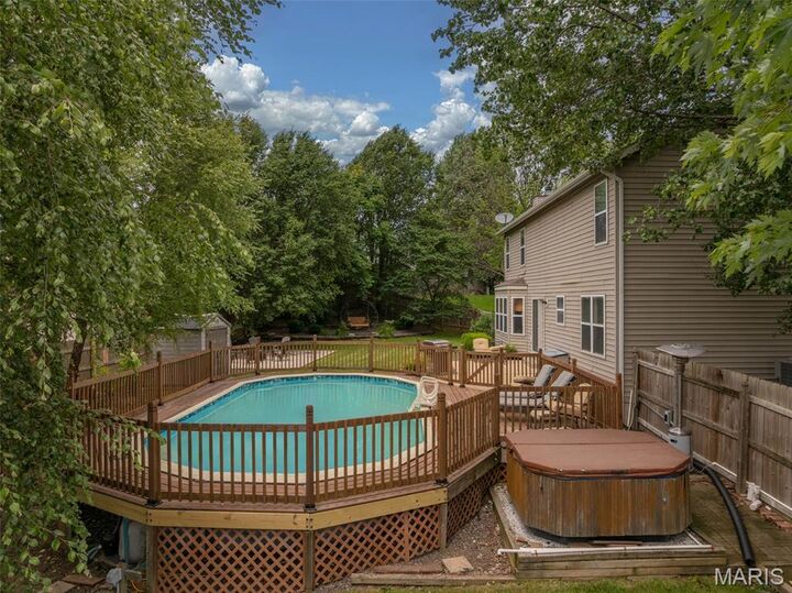 Property Photo:  4 Green Circle Court  MO 63376 