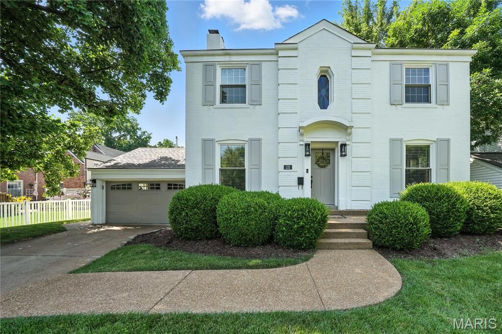 Property Photo: 132 Hollywood Lane MO 63122