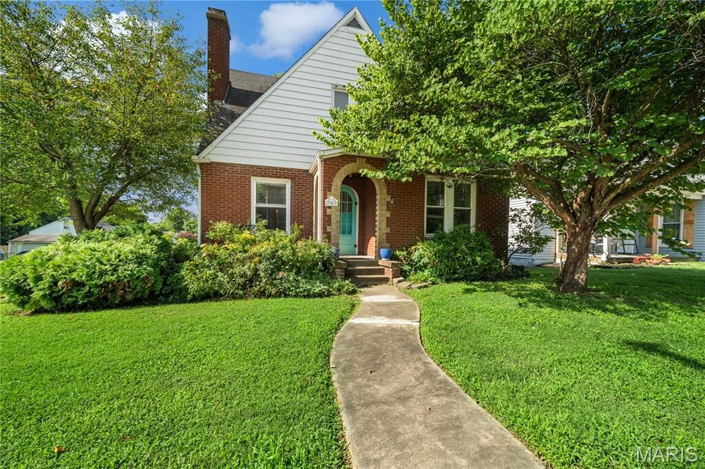 Property Photo:  703 W Adams Street  MO 63755 