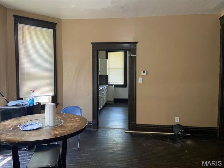 Property Photo:  2147 Delmar Avenue  IL 62040 
