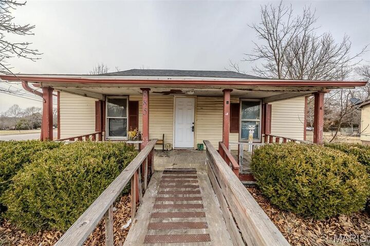 Property Photo:  885 W 4th Street  MO 65536 