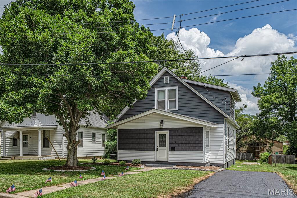 Property Photo: 210 Springer Avenue IL 62025