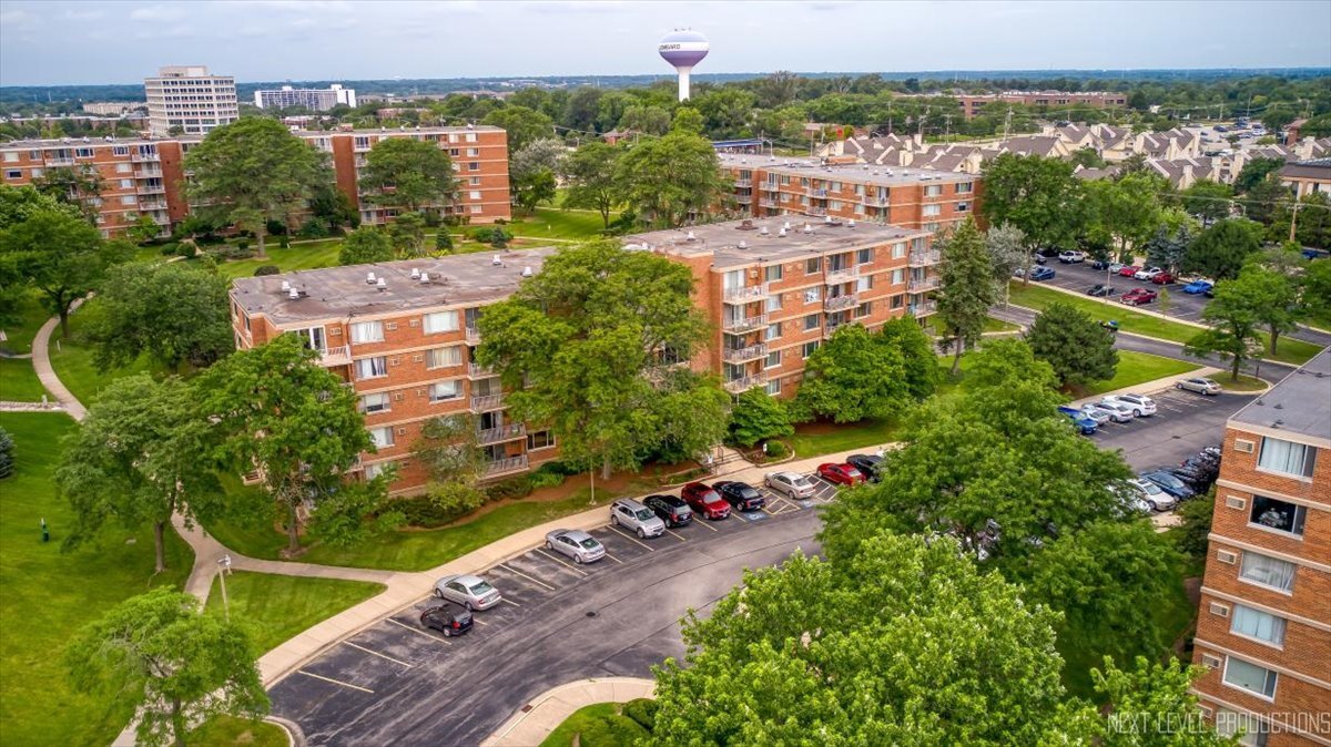 Property Photo:  2222 S Stewart Avenue 1C  IL 60148 