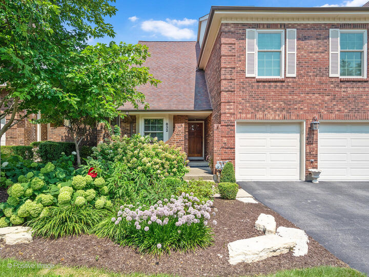 Property Photo:  832 N Driveway Road  IL 60137 