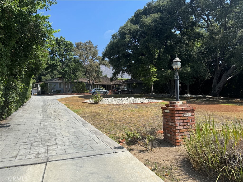Property Photo:  827 Hampton Road  CA 91006 