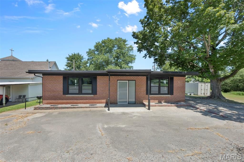 Property Photo: 718 4th Street E MO 63780