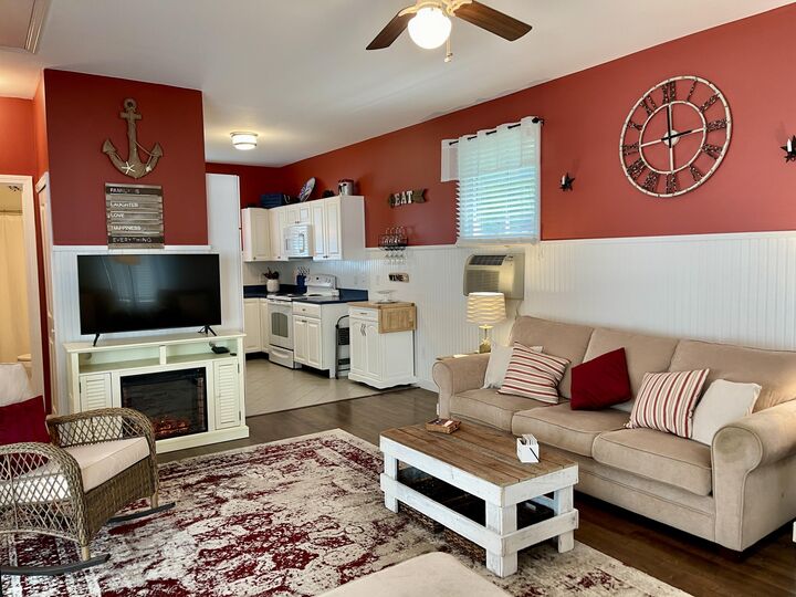 Property Photo:  454 Post Road 478  ME 04090 