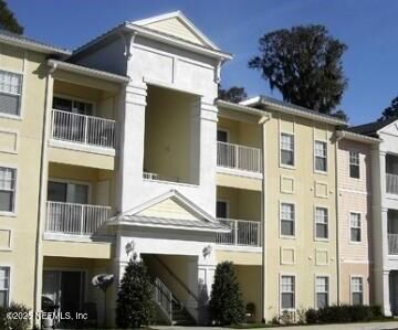 Property Photo:  8201 Green Parrot Road 303  FL 32256 