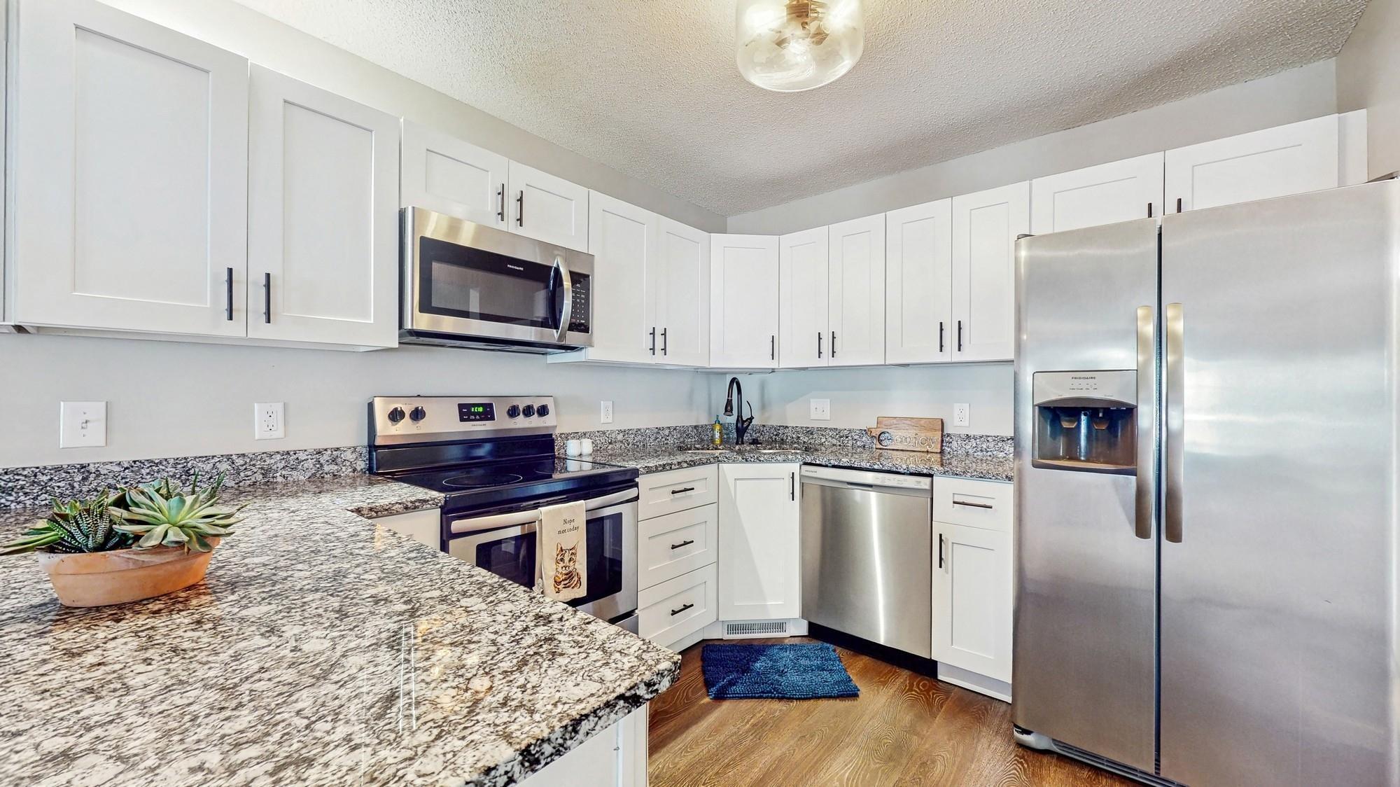Property Photo:  4130 3rd Street NE 101  MN 55421 