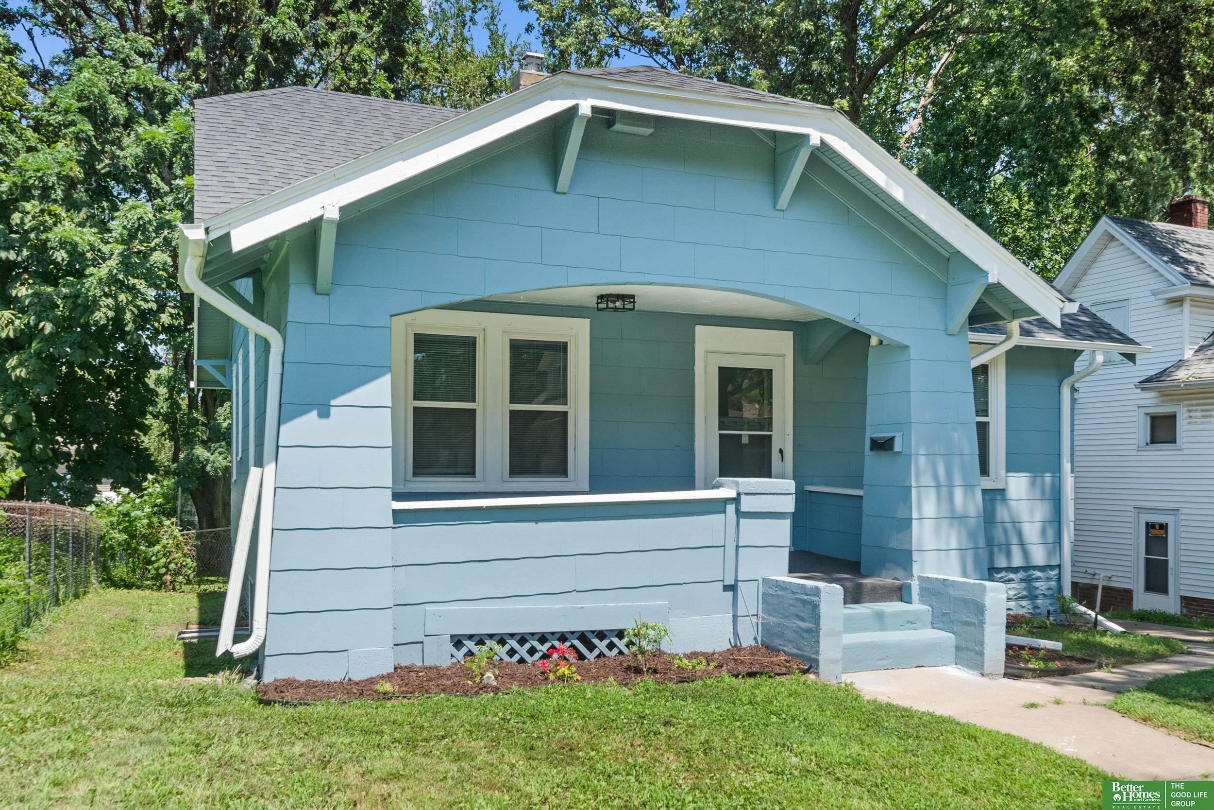Property Photo: 3824 Seward Street NE 68111