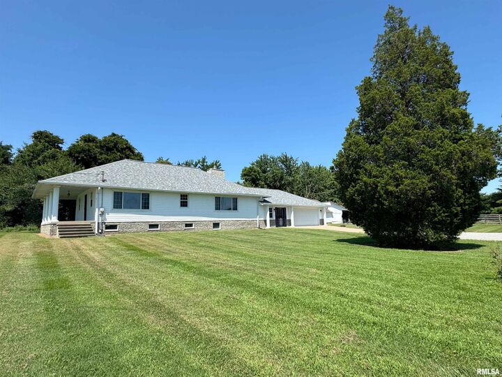 Property Photo: 16488 Route 37 IL 62951