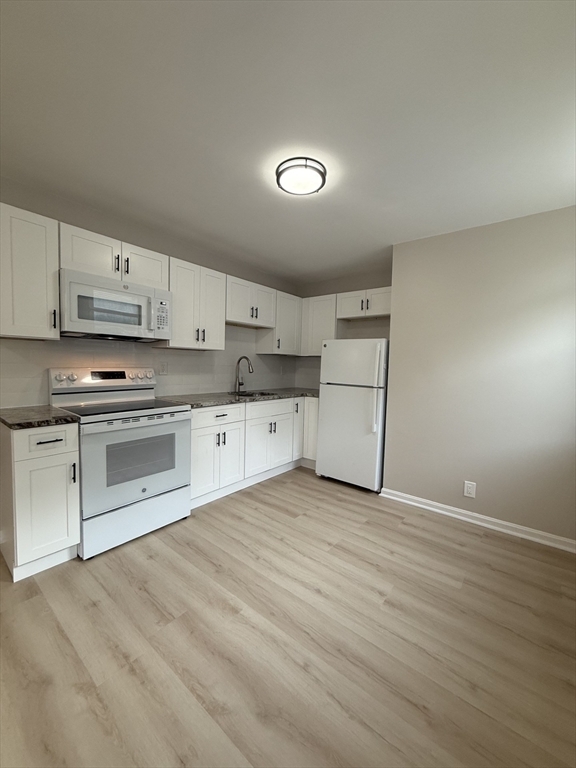 Property Photo: 100 River St 2F MA 01830