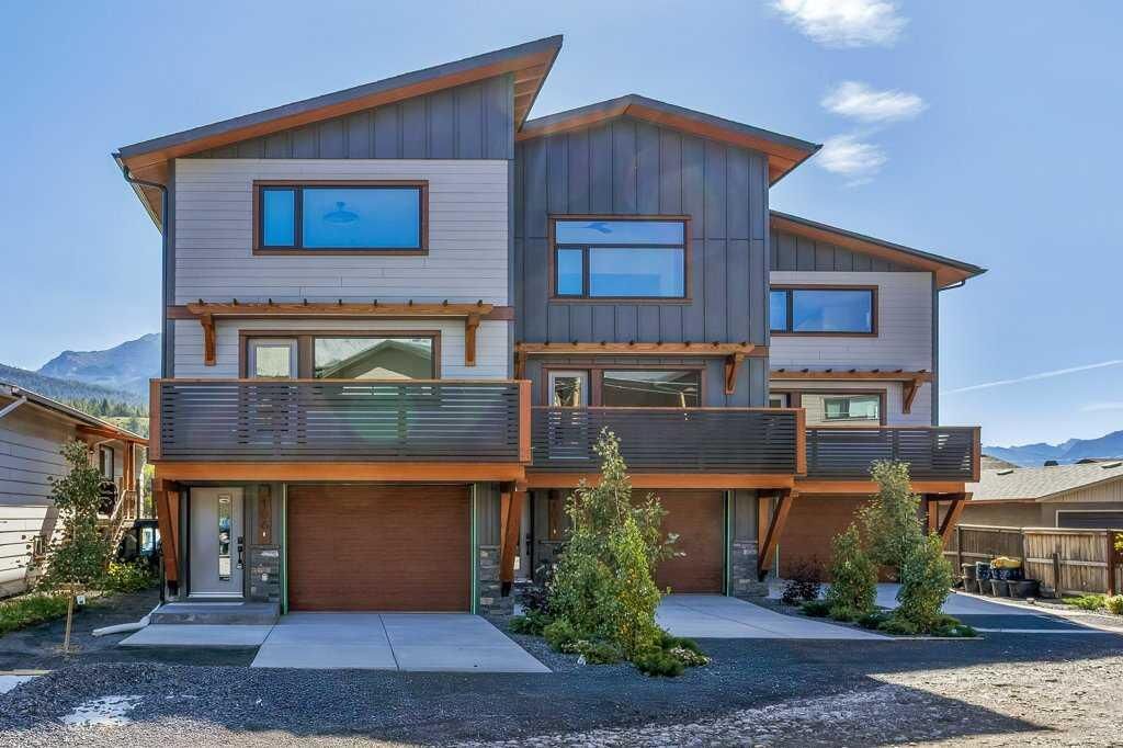 Property Photo:  1413 Mountain Avenue 106  AB T1W 1M3 