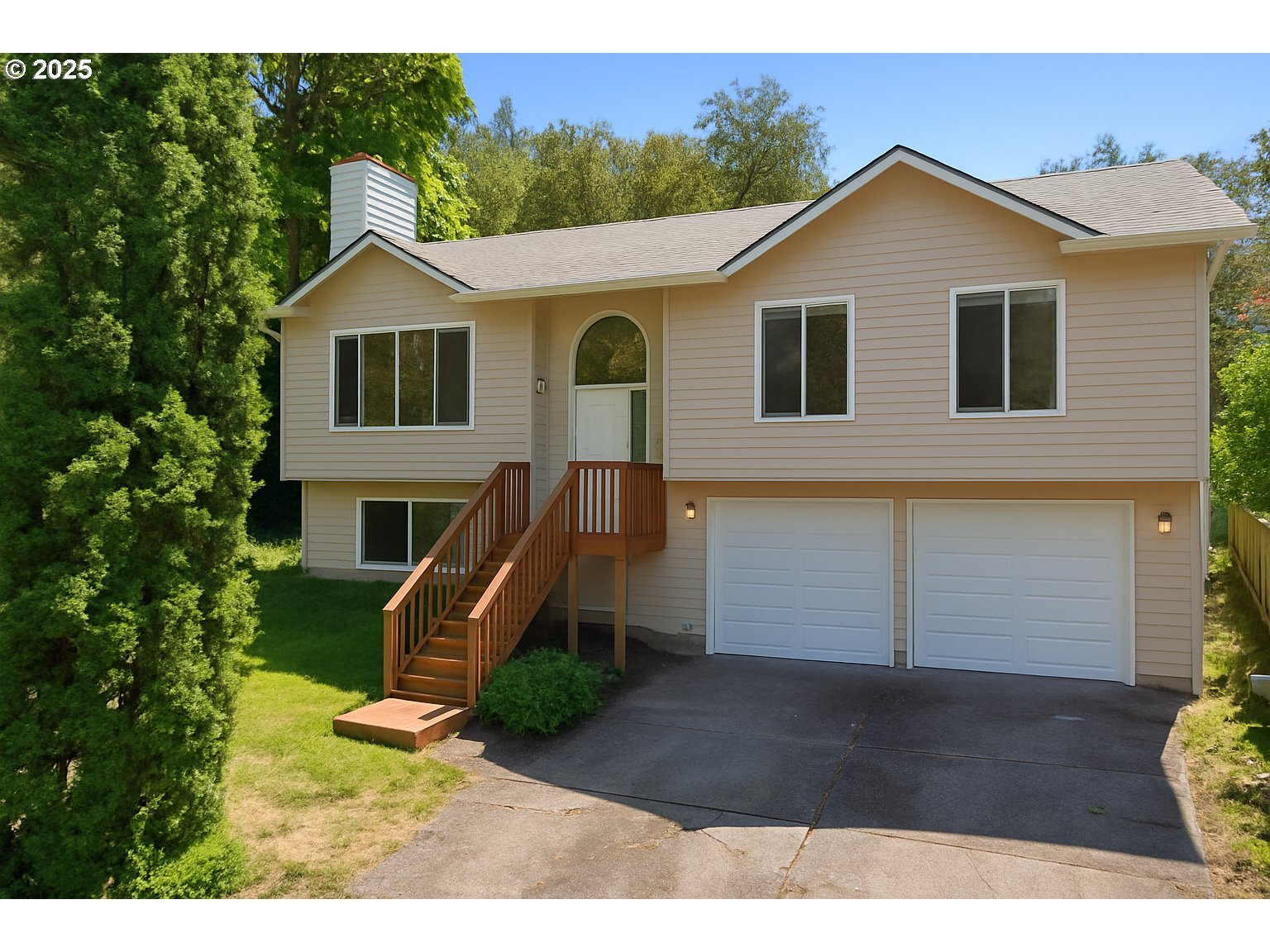 5204 SW Coronado St  Portland OR 97219 photo