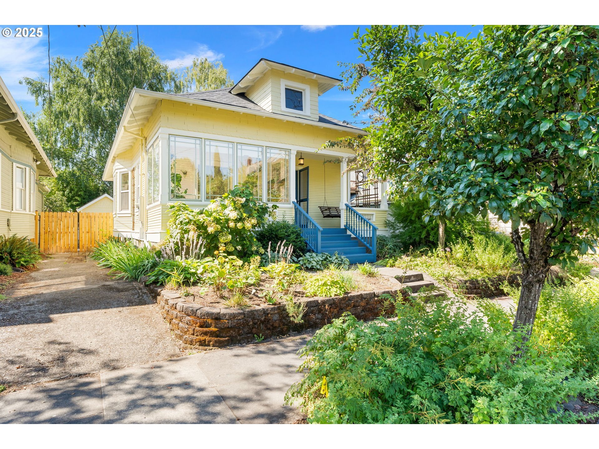 Property Photo: 3722 SE Salmon St OR 97214