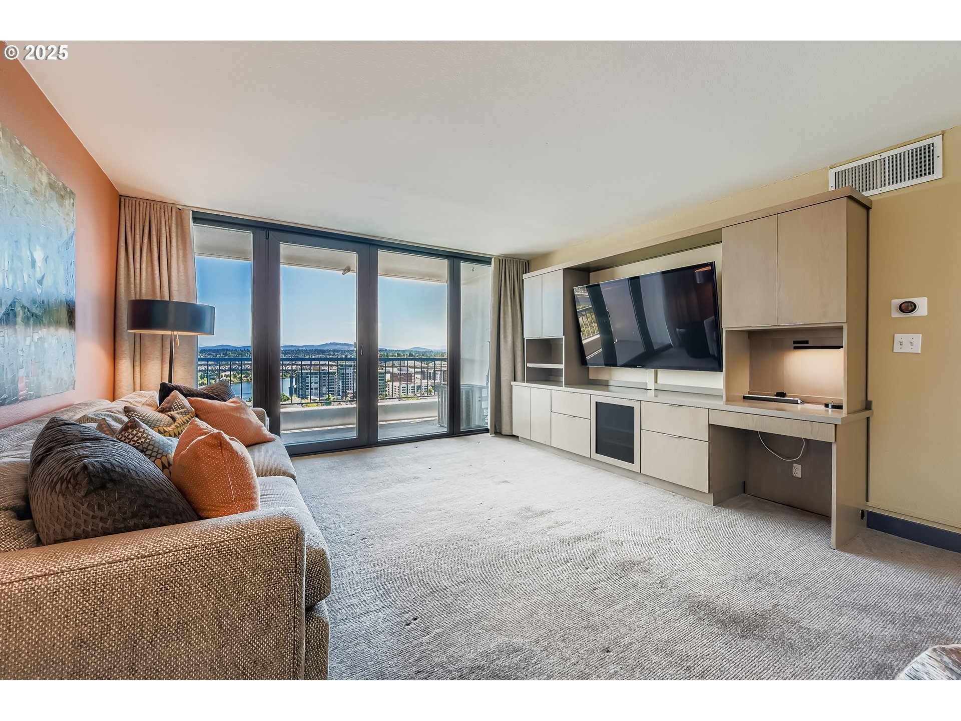 Property Photo: 111 SW Harrison St 15F OR 97201