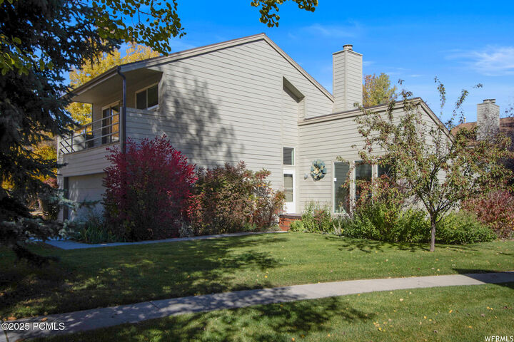 Property Photo: 1376 Silver Meadows Dr Drive 69 UT 84098