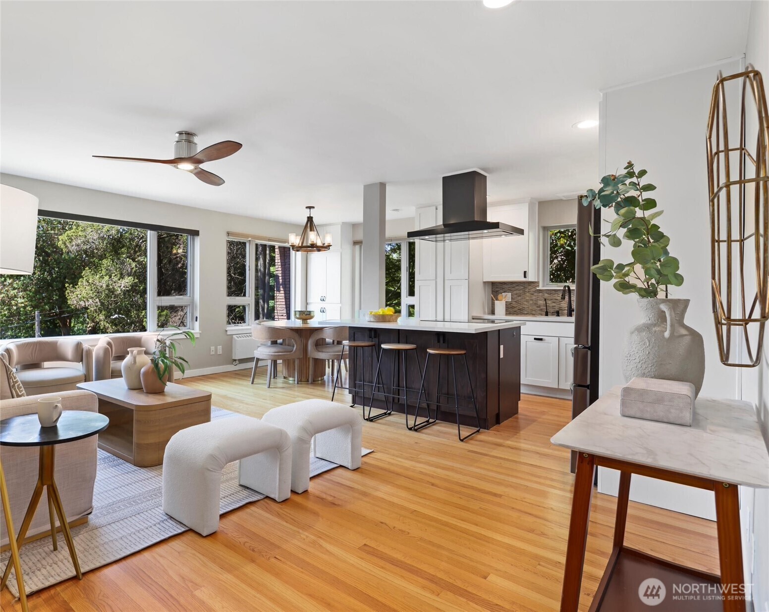 Property Photo:  530 W Olympic Place 407  WA 98119 