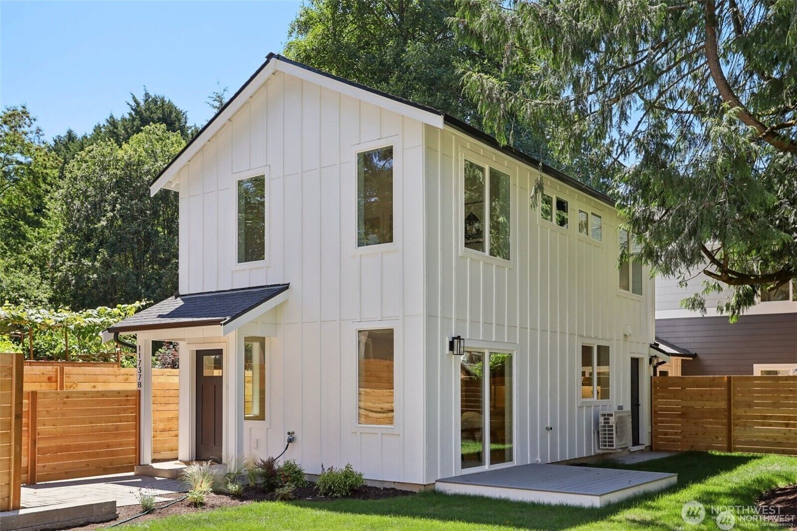 Property Photo: 11737 38th Avenue NE B WA 98125