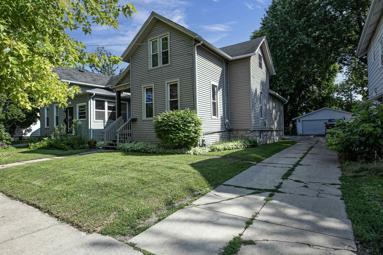 Property Photo: 1119 Waugoo Avenue WI 54901-5464