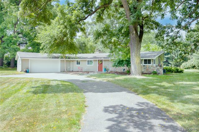 Property Photo:  32875 Wing Lake Road  MI 48025 
