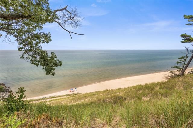 Property Photo: 3507 Winnetaska Road MI 49441