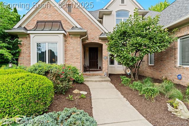 Property Photo:  16048 Pine Bluff Court  MI 48430 