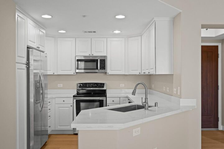 Property Photo:  809 Auzerais Avenue 429  CA 95126 
