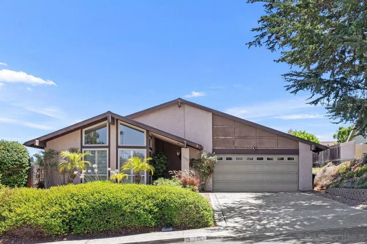 Property Photo: 11325 Calenda Rd CA 92127