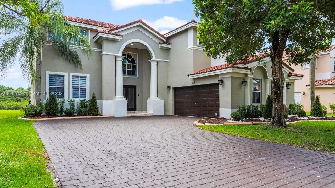 Property Photo: 3625 SW 161st Ter FL 33027