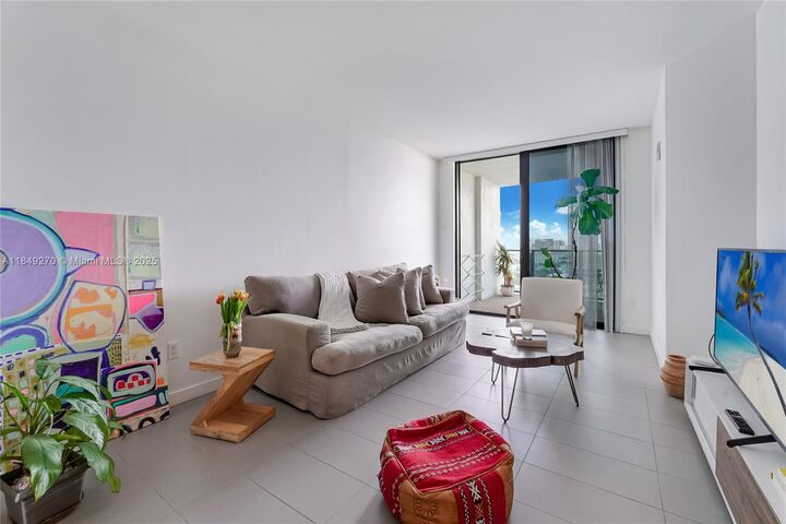 Property Photo:  1600 NE 1st Ave 1112  FL 33132 