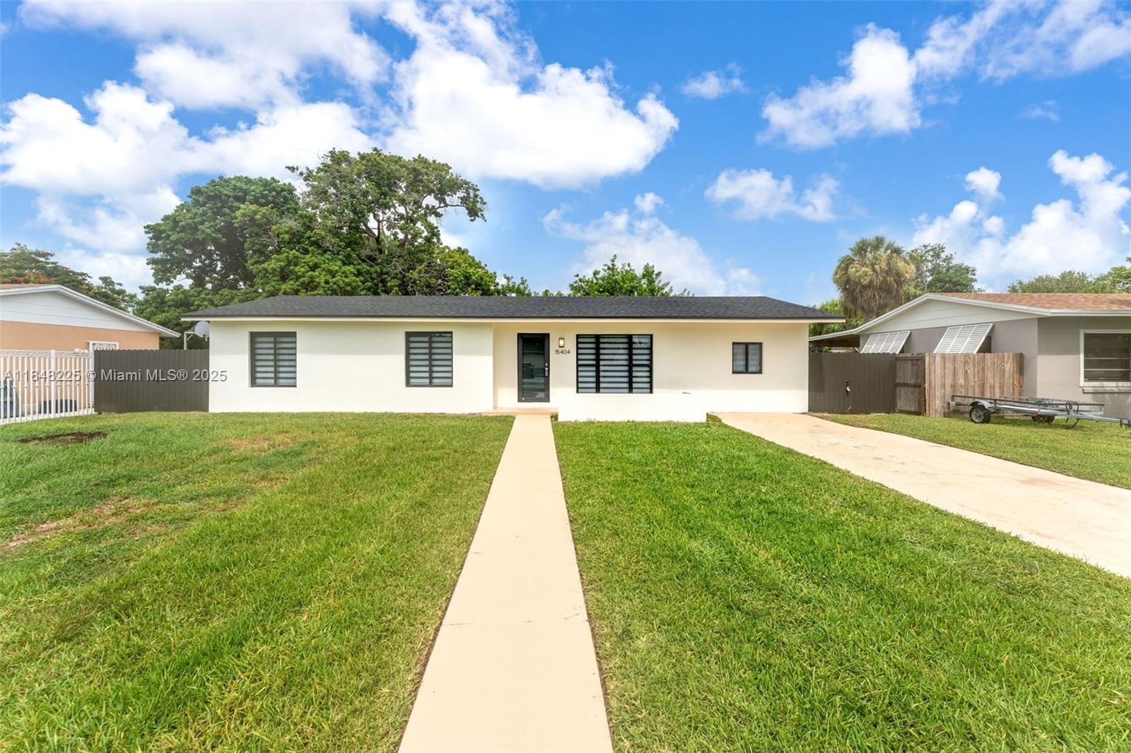 Property Photo: 15404 SW 104th Ave FL 33157
