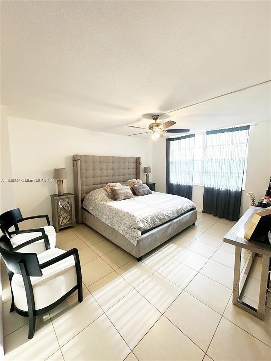2750 NE 183rd St 1404  Aventura FL 33160 photo
