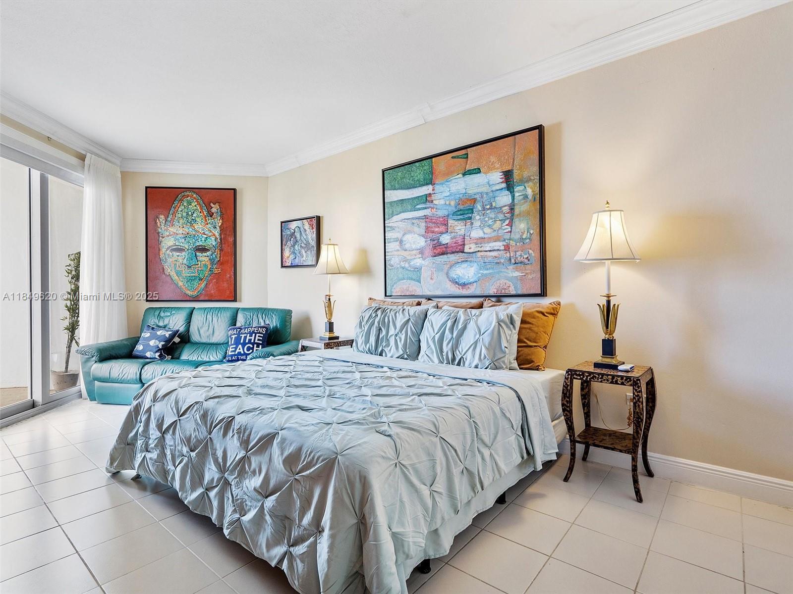 Property Photo: 5555 Collins Ave 17S FL 33140