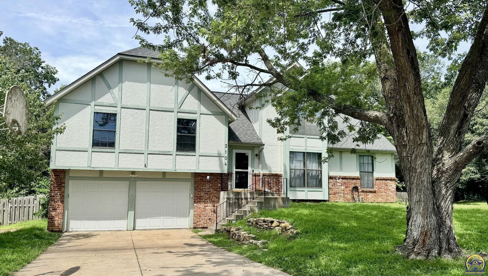 Property Photo: 3104 SE Pisces Ave KS 66605