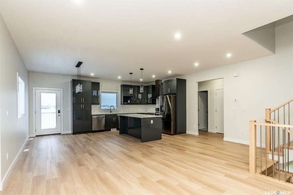 Property Photo: 818 Bentley Manor SK S7L 6P2