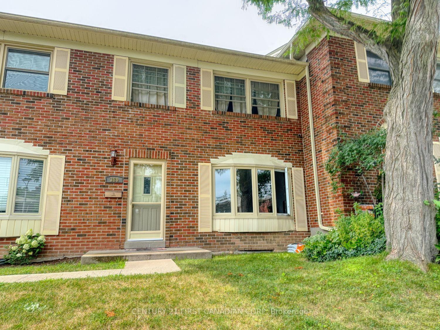 Property Photo: 380 Homestead Court ON N6G 2E9