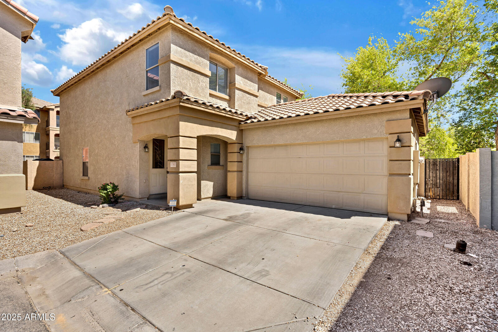 Property Photo:  1787 N 94th Avenue  AZ 85037 