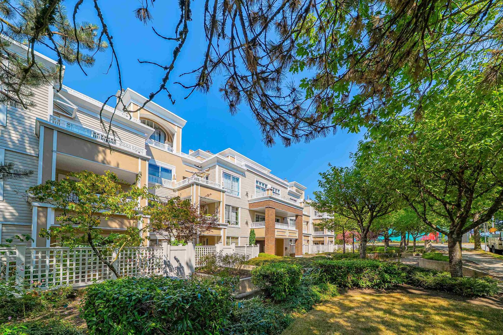 Property Photo: 7117 Antrim Avenue 211 BC V5J 5K1
