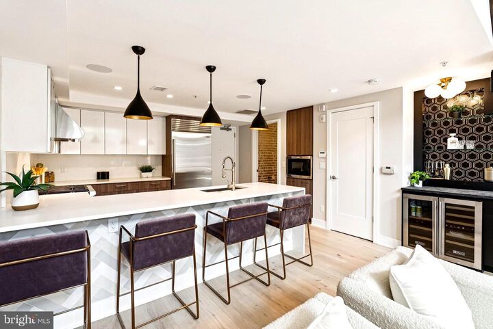 Property Photo: 1701 16th Street N 352 VA 22209