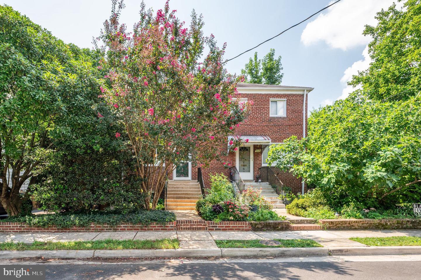 Property Photo: 405 E Howell Avenue VA 22301